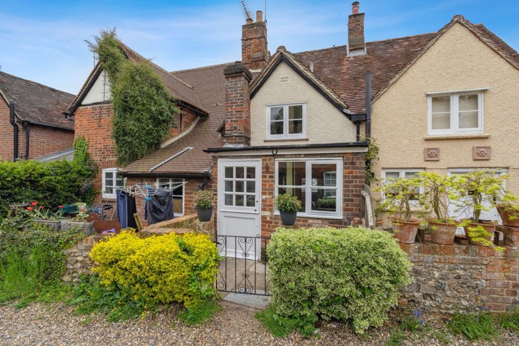 Property photo 2 of 11