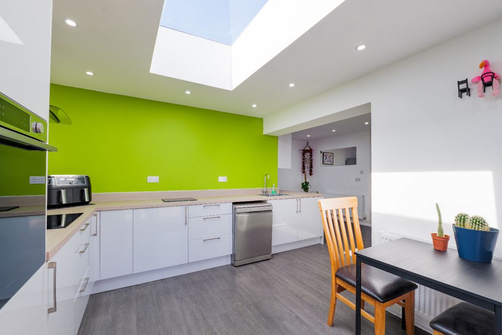 Property photo 3 of 23 4357386