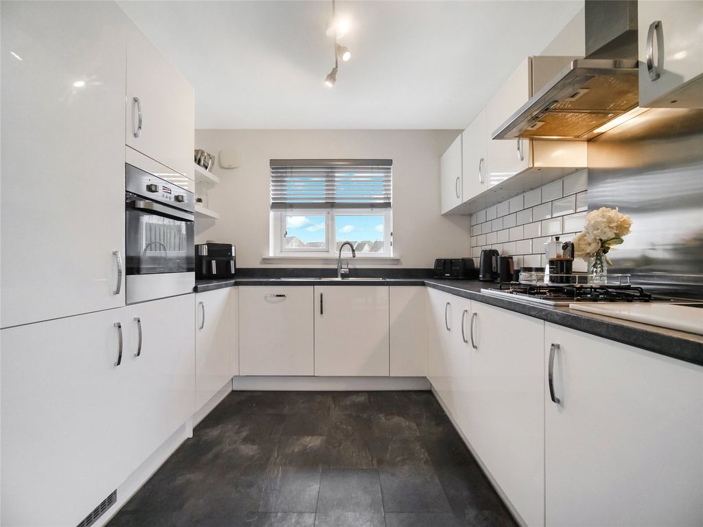 Property photo 3 of 21 Picture No. 18