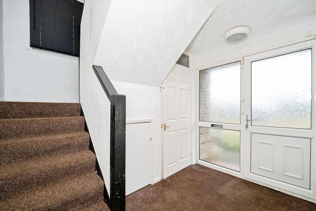 Property photo 2 of 15 Entrance Hall