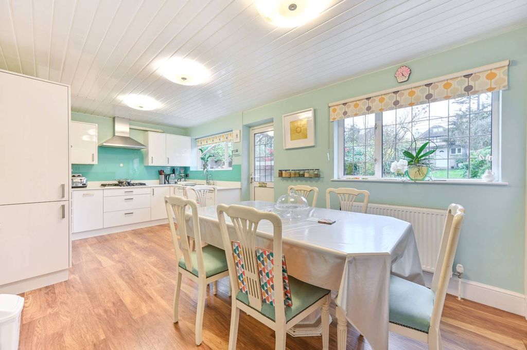 Property photo 3 of 26