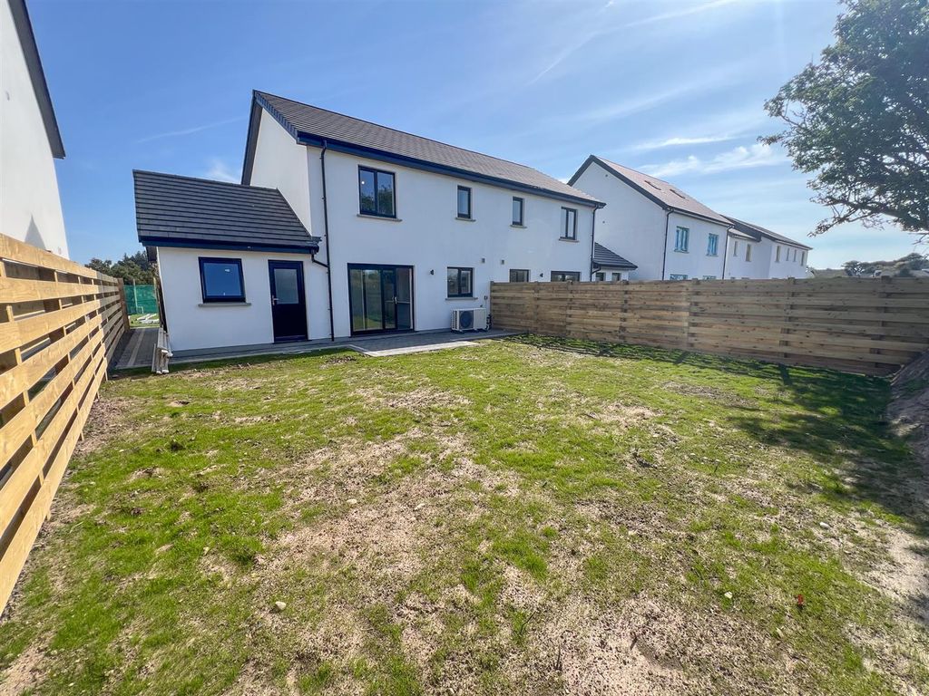 Additional image 16 of 3 bed semi-detached house to rentHouse 22, Oatlands Road, Andreas IM1