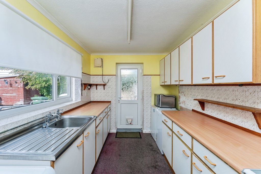 Property photo 2 of 17 Photo