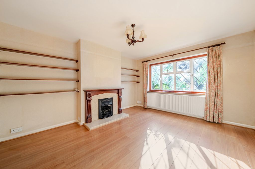 Property photo 2 of 19 1473232-10-6A21B8...