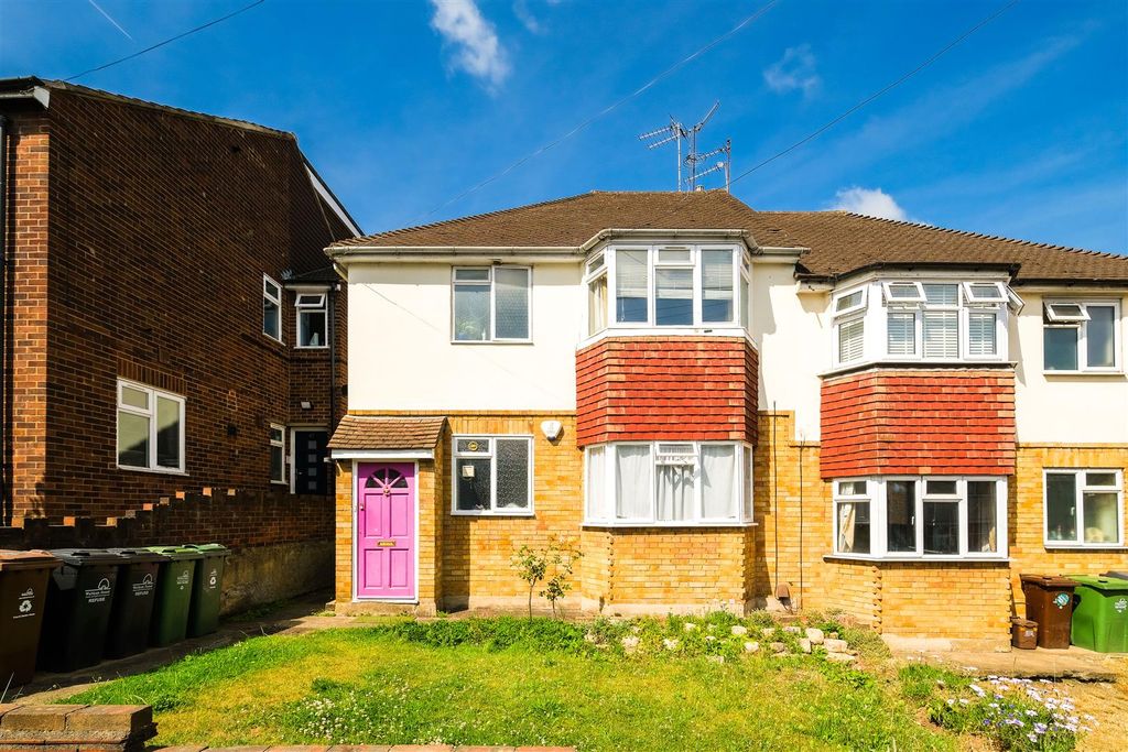 Property photo 3 of 19 71 Bryon Road-19.Jpg