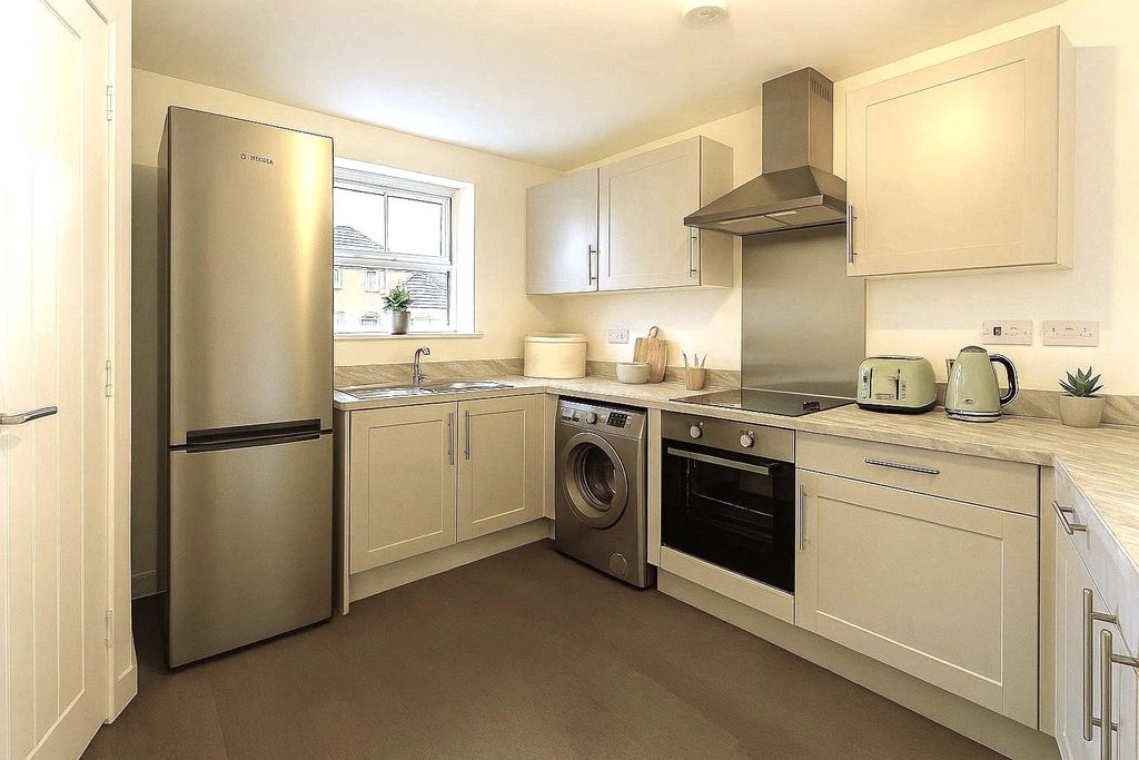 Property photo 2 of 7 Kitchen