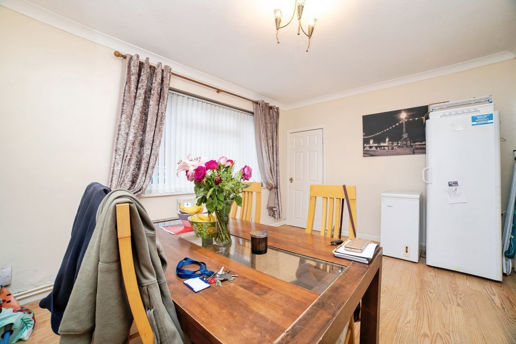 Property photo 3 of 17 Pbox-Img.Jpg