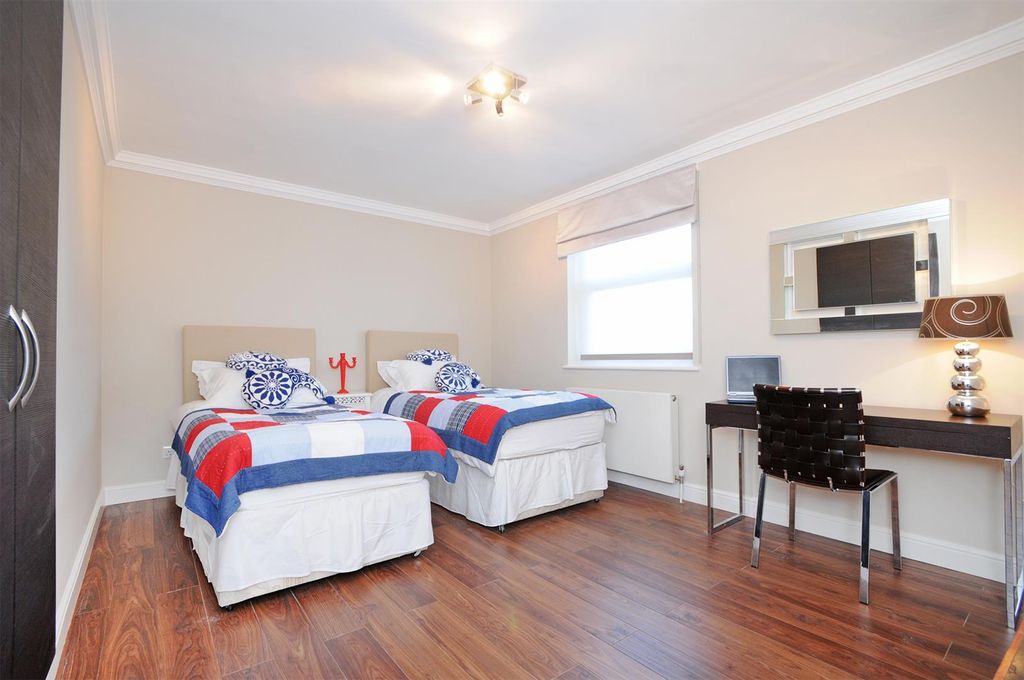 Property photo 1 of 9 8