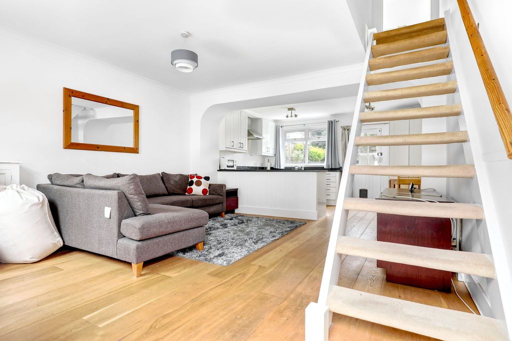 Property photo 3 of 10