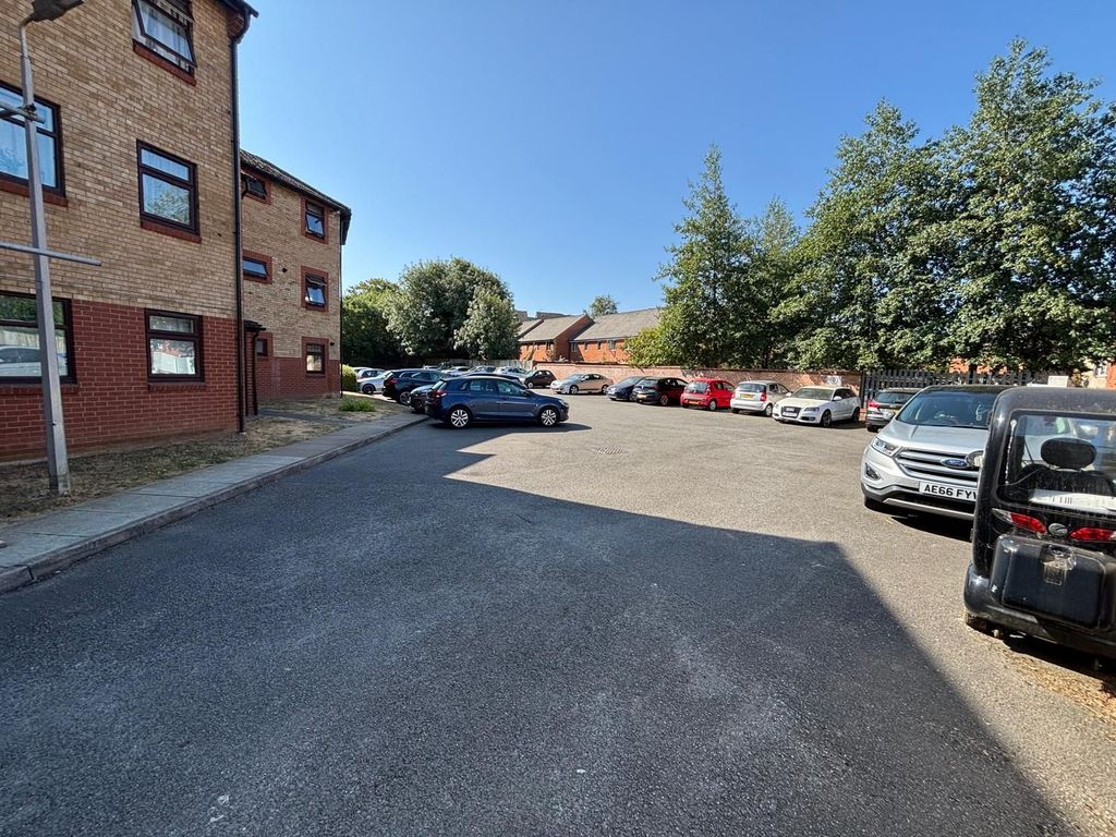 Property photo 3 of 17