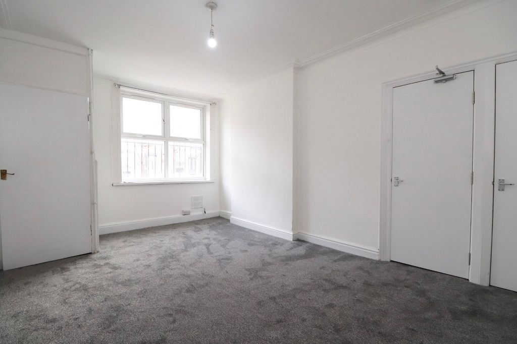 Property photo 3 of 12 Picture No. 07