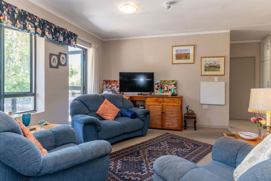 Property photo 1 of 14 Kw1693431