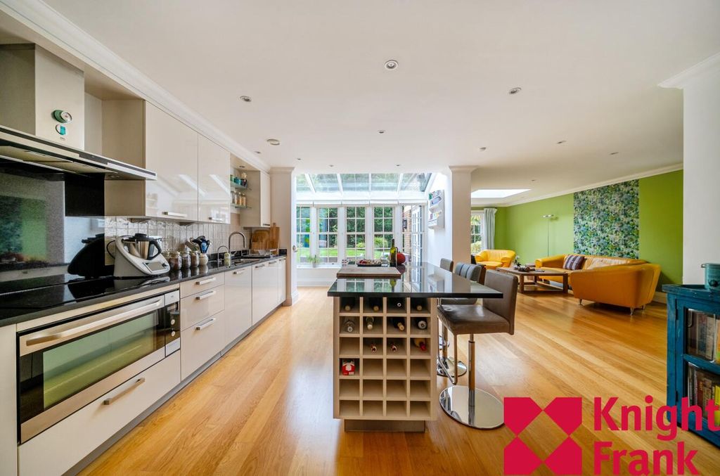 Property photo 1 of 11 Image