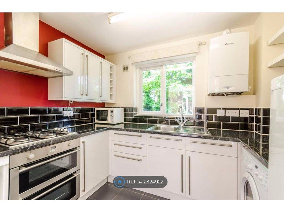 Property photo 2 of 5 Kitchen