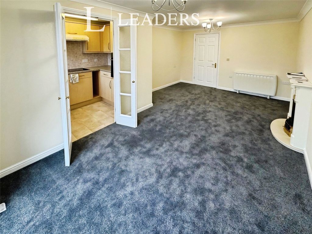 Property photo 2 of 18 Picture No. 10