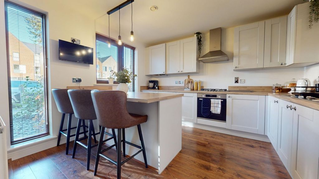 Property photo 2 of 28 4707221