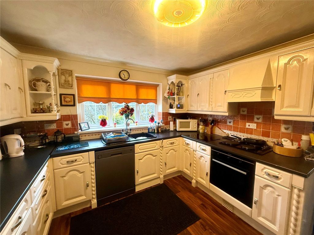 Property photo 3 of 27 Picture No. 23