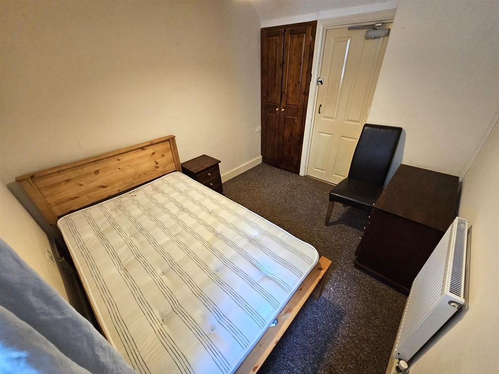 Property photo 1 of 10 Room 2.Jpg