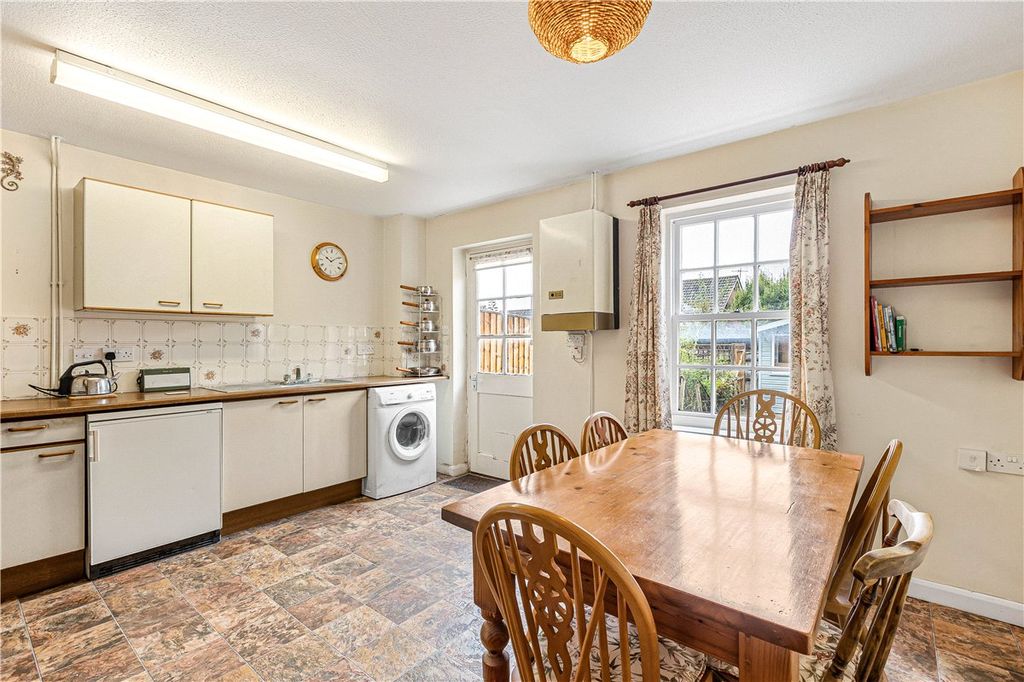 Property photo 2 of 10 Kitchen