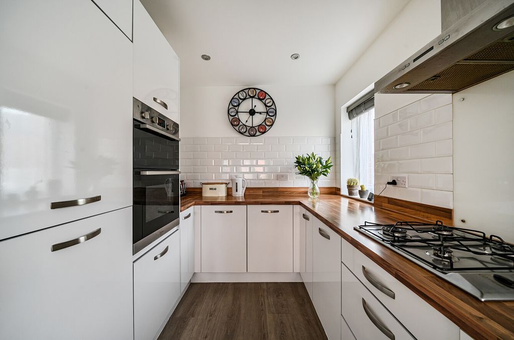 Property photo 2 of 20 1423755-6-69A9A6F...