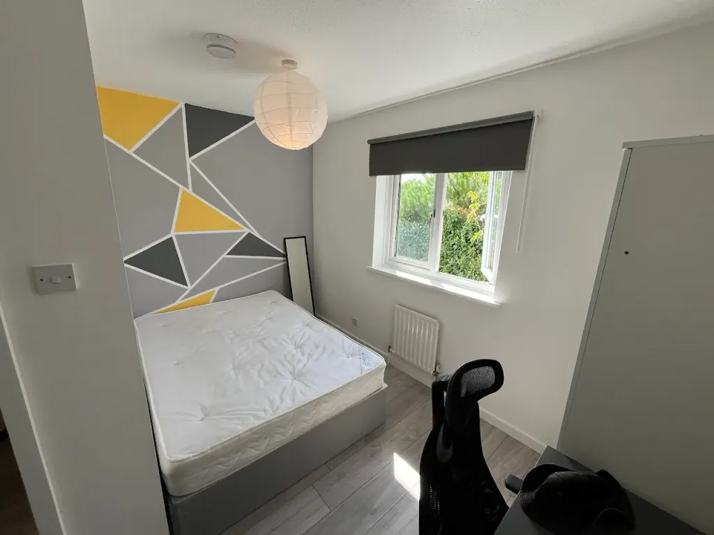 Property photo 2 of 8