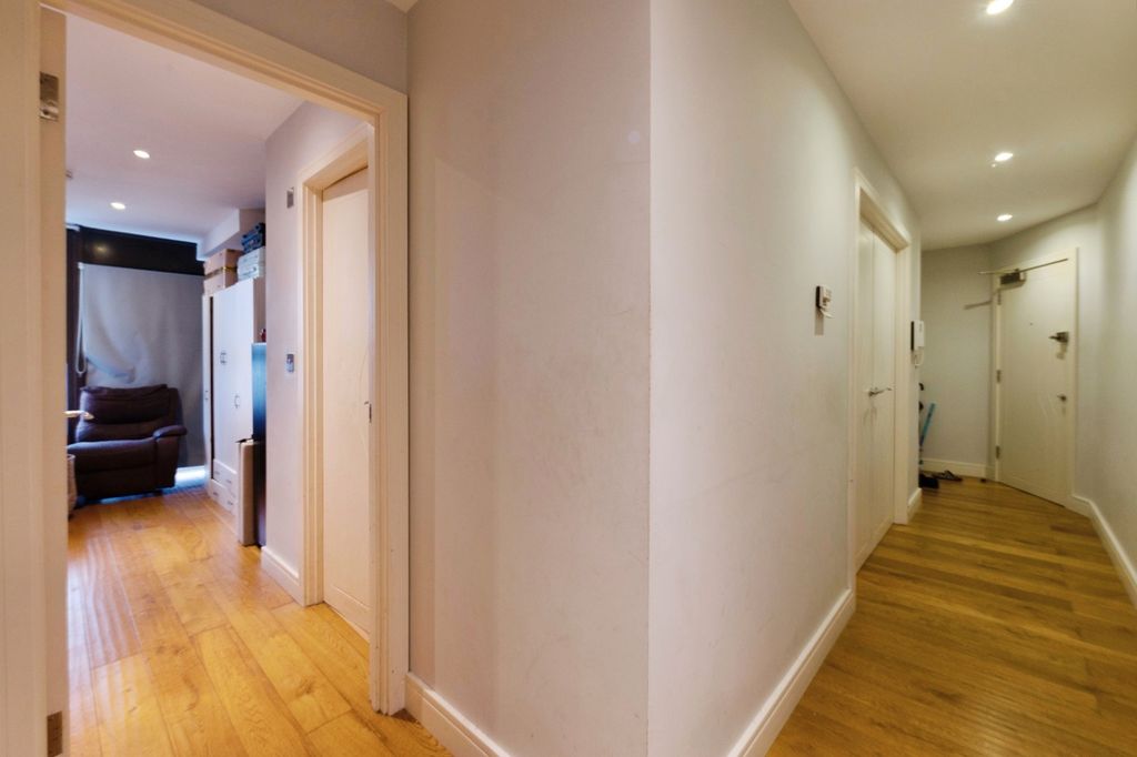 Property photo 3 of 27 Pbox-Img.Jpg