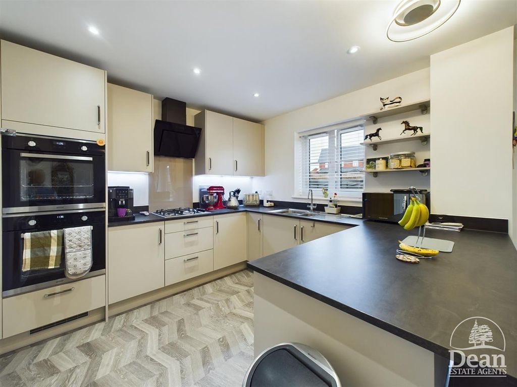 Property photo 2 of 27
