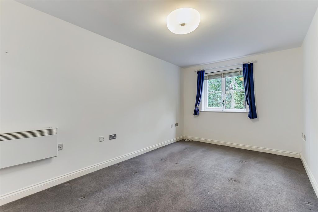 Additional image 10 of 2 bed flat for sale8A Clifton Road, Ben Rhydding, Ilkley LS29