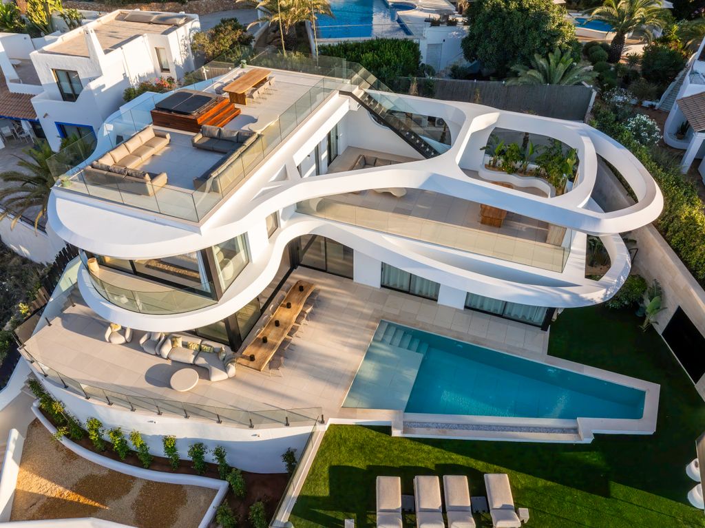 Property photo 1 of 23