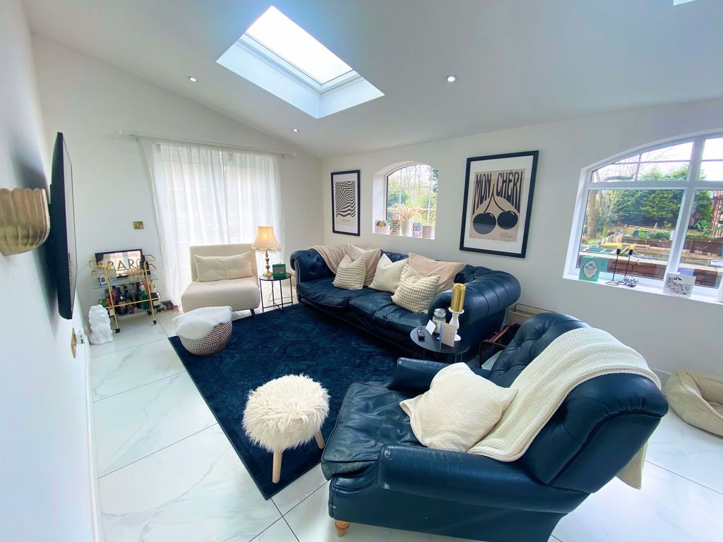 Property photo 3 of 19