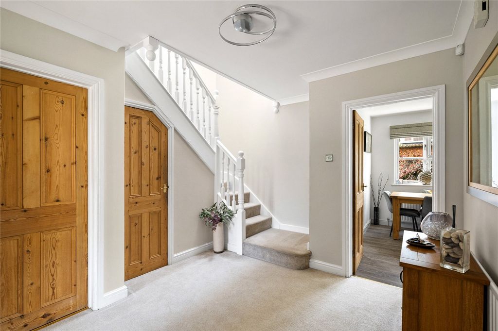 Property photo 2 of 33 Picture No. 57