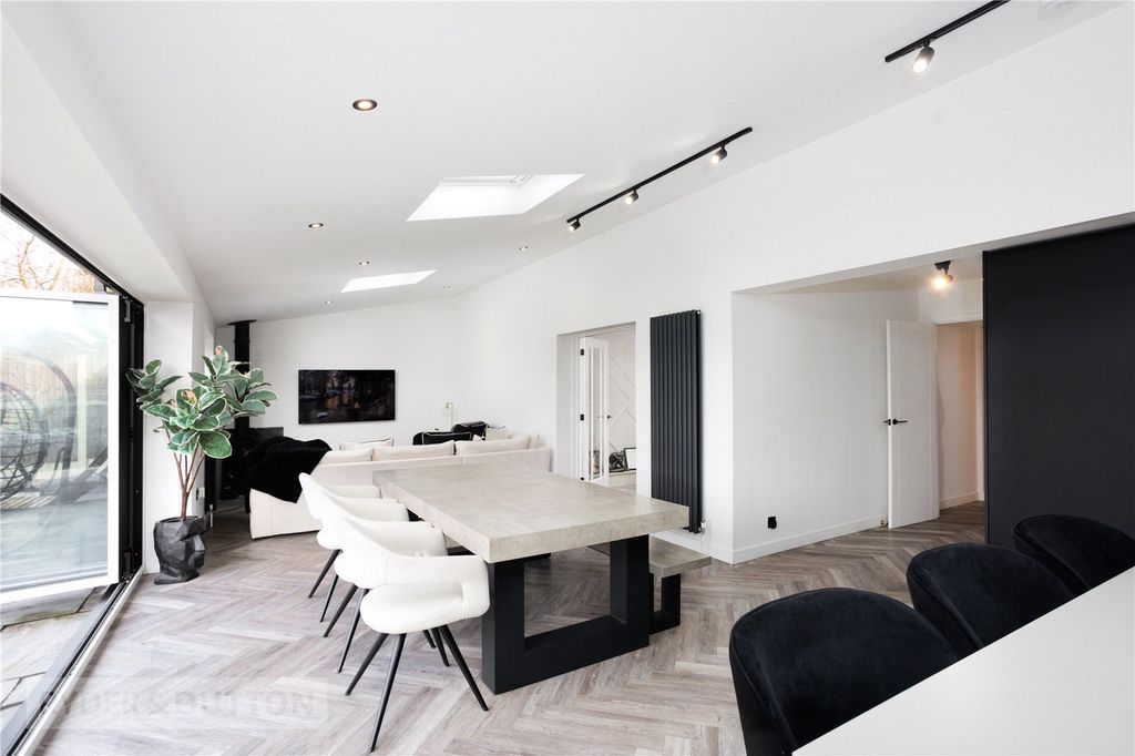 Property photo 2 of 37 Kitchen/Diner