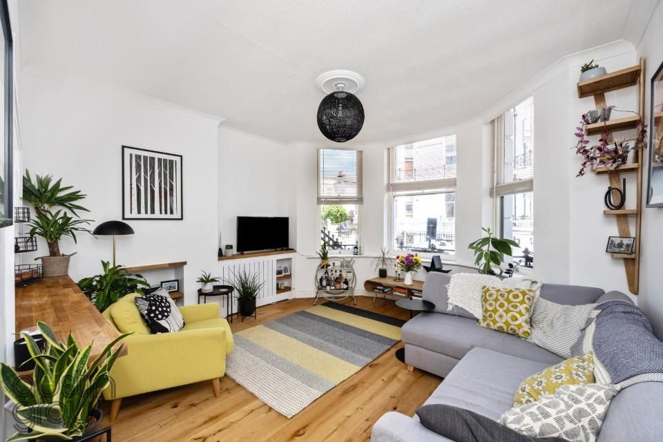 Property photo 2 of 18 St Michaels Place 19, Flat 2-016.Jpg