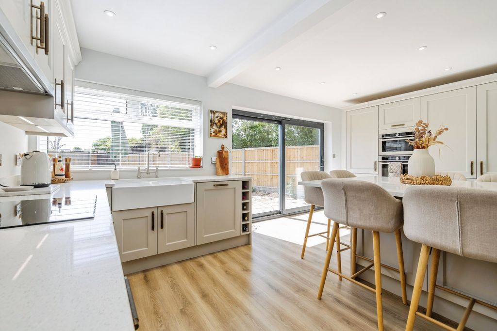 Property photo 3 of 19 2026-06-25-31Chestnutroad001