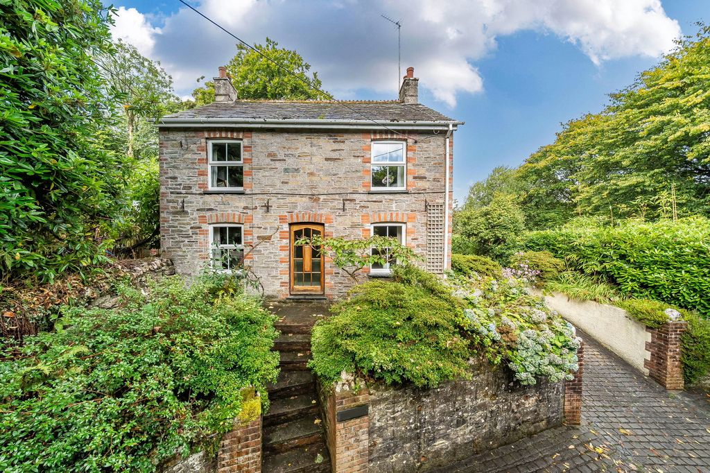 Property photo 1 of 18
