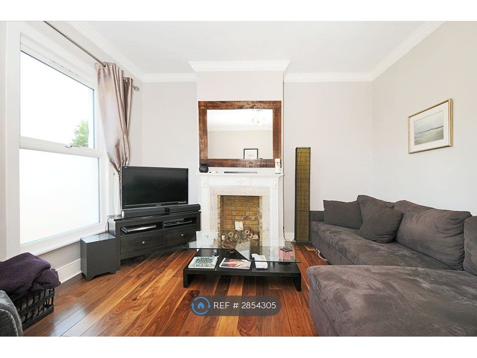 Property photo 2 of 8
