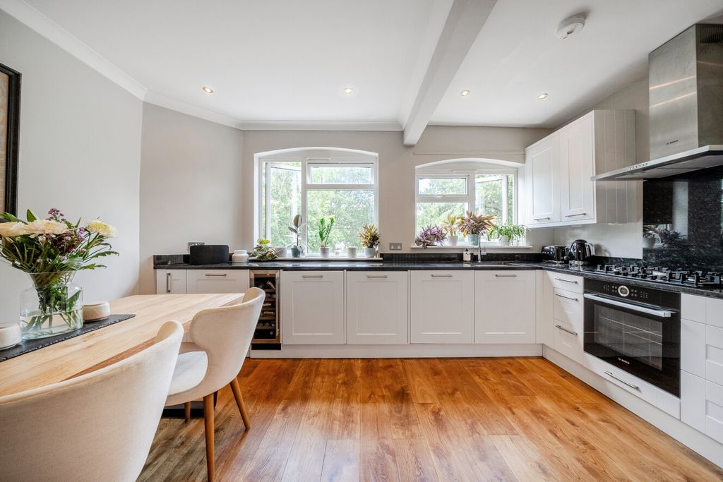 Property photo 2 of 11 1486532-22-6A463d...