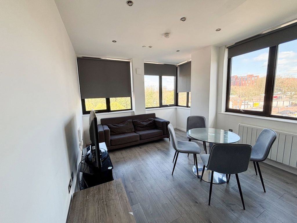 Property photo 2 of 8