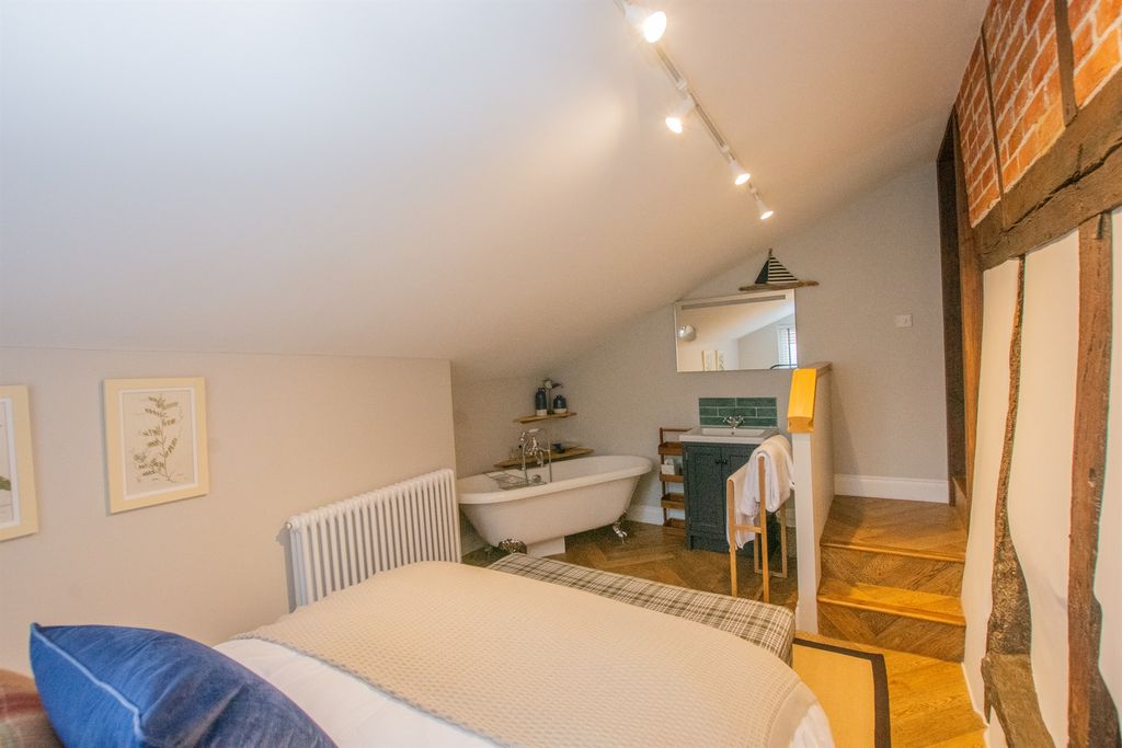 Property photo 3 of 28