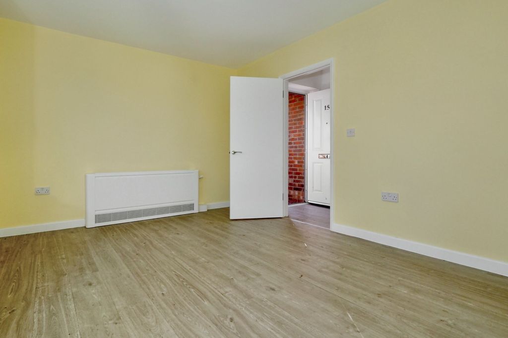 Property photo 2 of 15 15 Sweechgate, Broad Oak, Canterbury, Kent, Ct2 0Qy