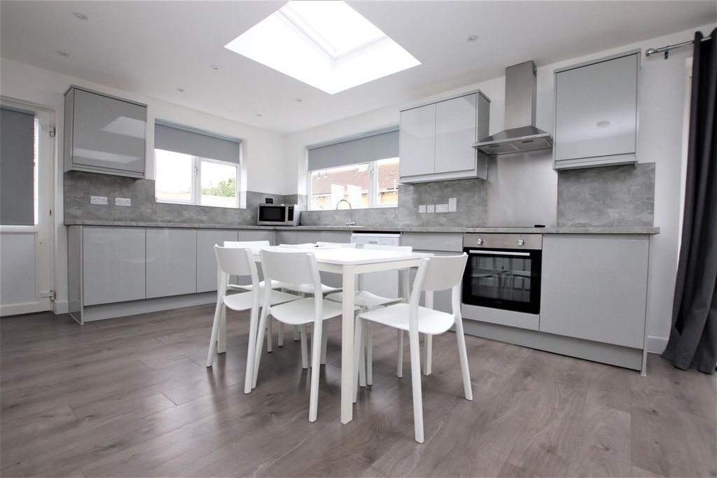 Property photo 2 of 16 Kitchen