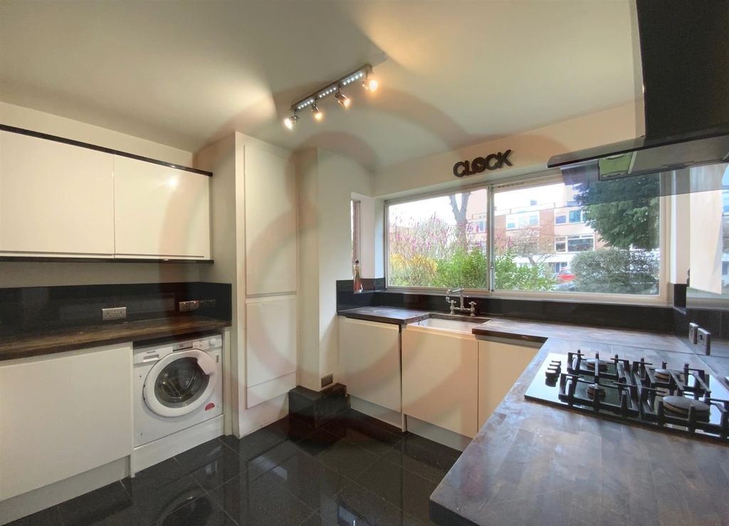 Property photo 3 of 10 Kitchen 1.Jpg