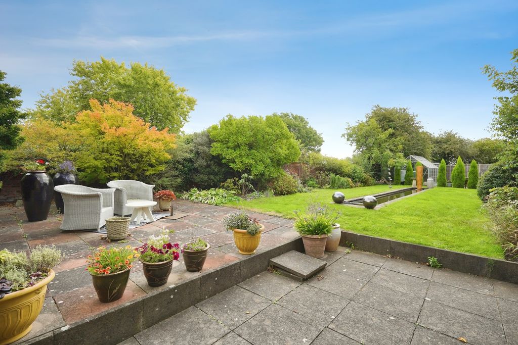 Property photo 2 of 31 Pbox-Img.Jpg