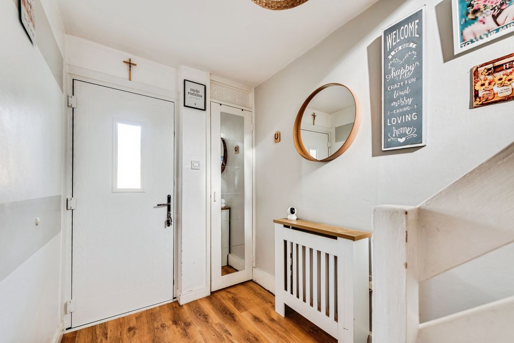 Property photo 3 of 20 Hallway