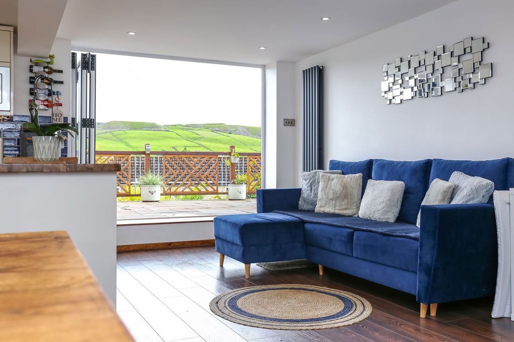 Property photo 2 of 38