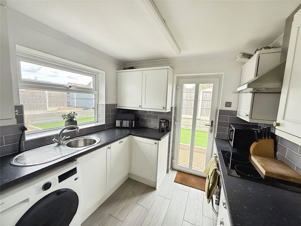 Property photo 3 of 16 Kitchen