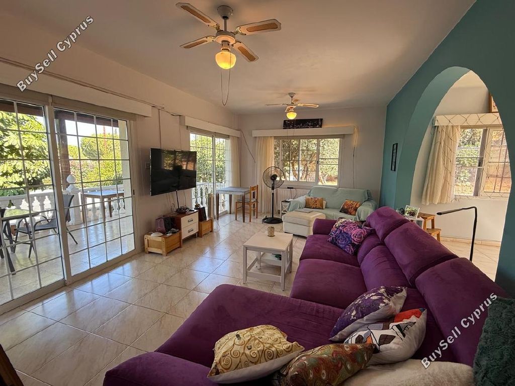 Property photo 2 of 56
