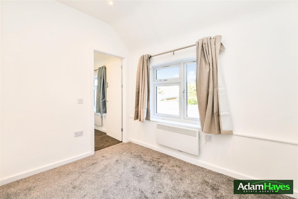 Property photo 2 of 8 Dsc_0405.Jpg