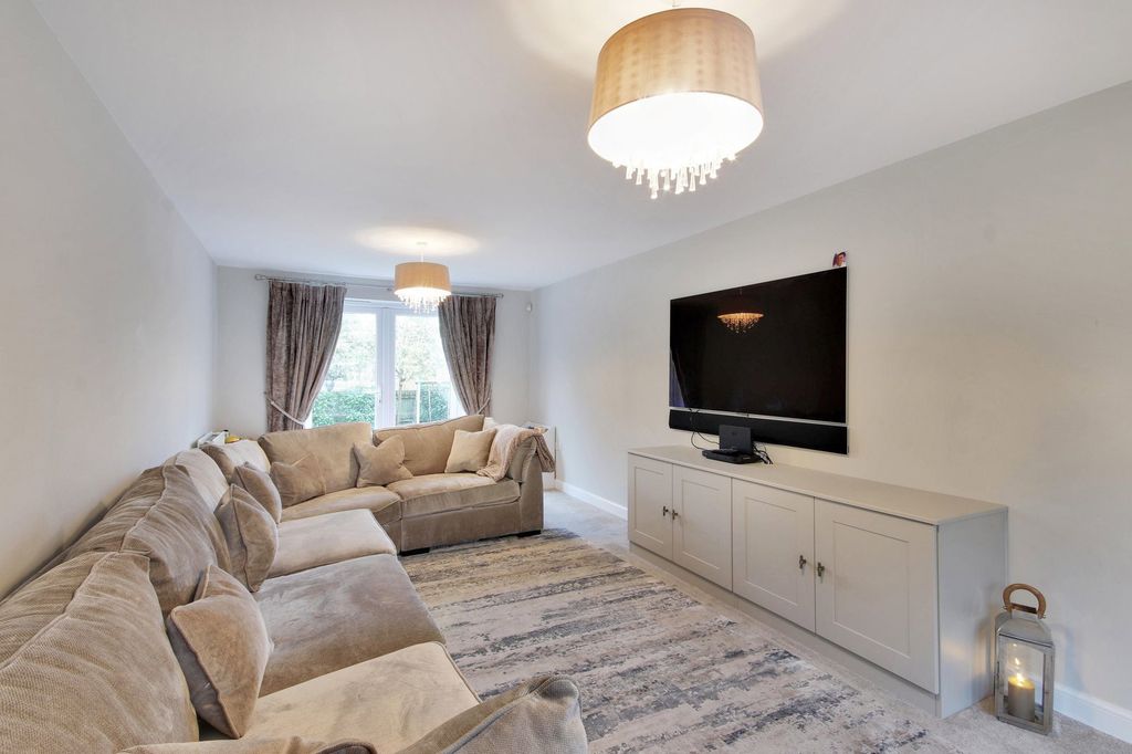 Property photo 2 of 22