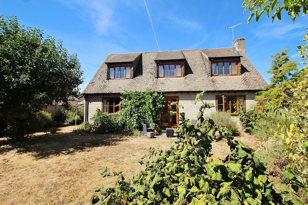 Property photo 1 of 18